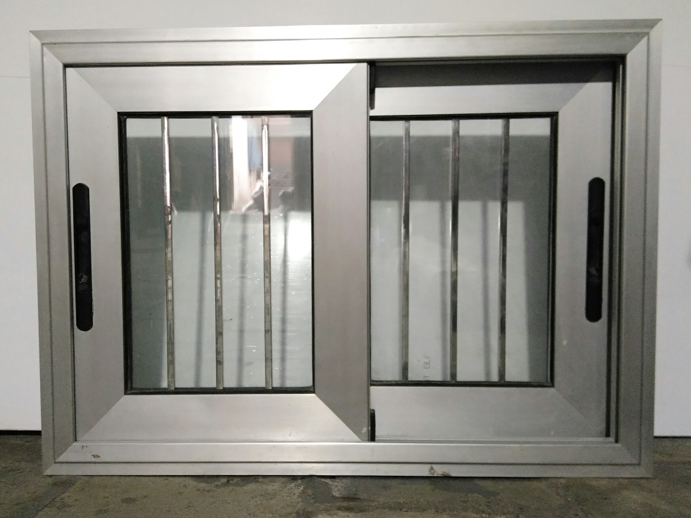 URO Dumal window with Grill surat